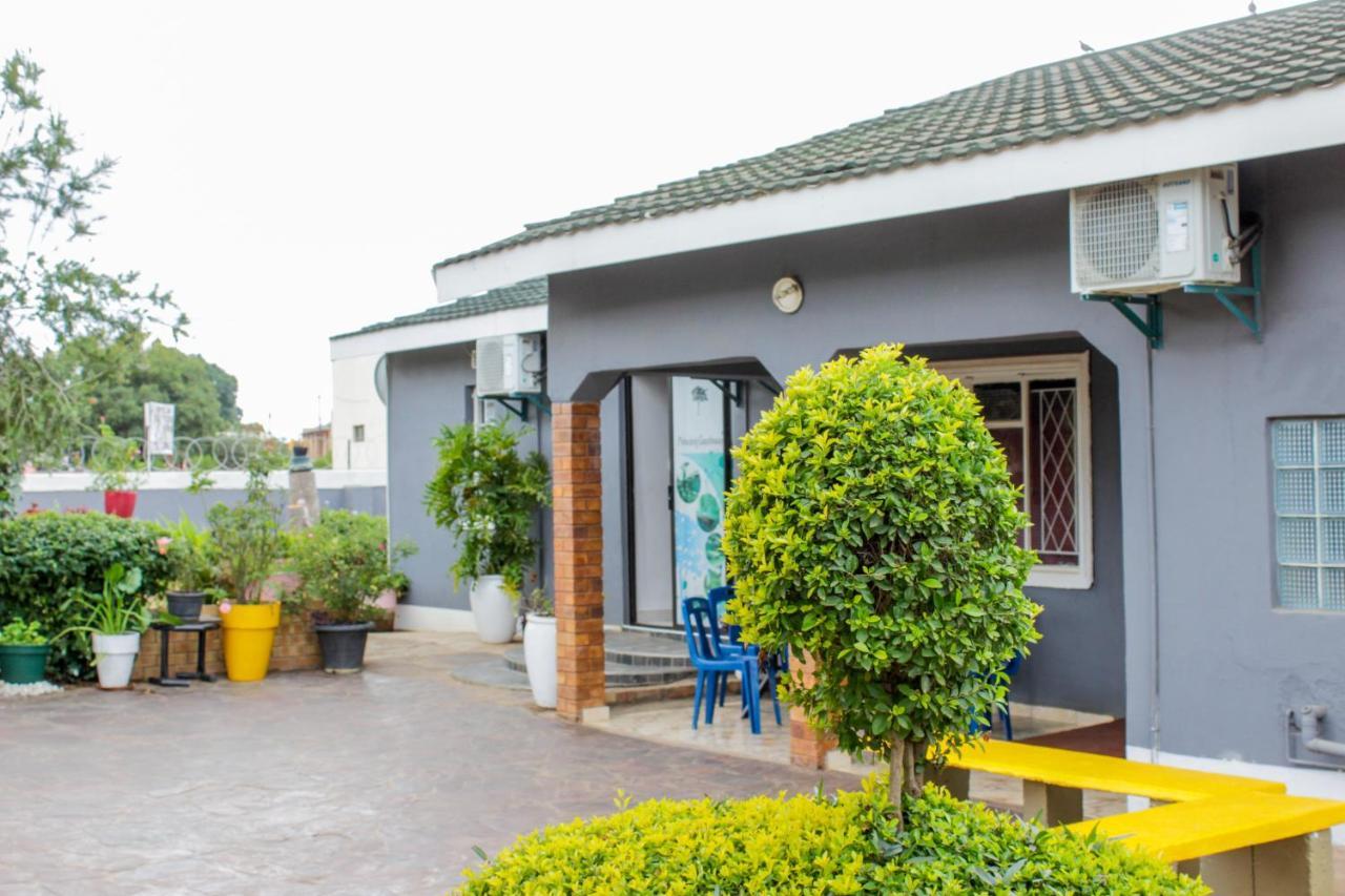 Motseleng Guest House Palapye Экстерьер фото